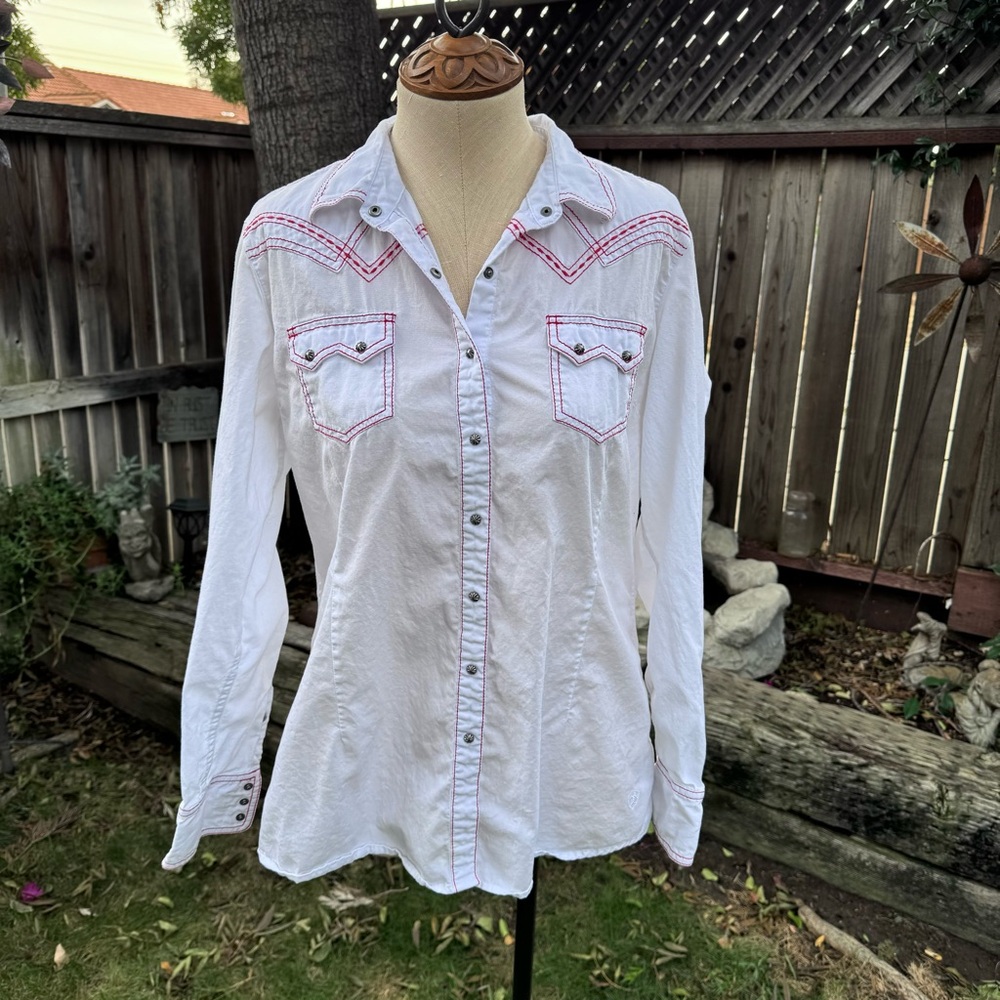 Ariat White Red Stitch Fitted Shirt Women's Size XL with shrinkage fit Size Med